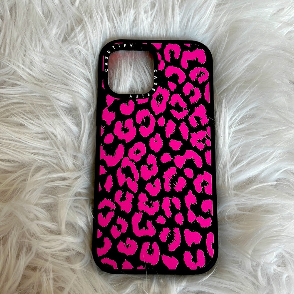 iPhone 12/13 Pro Max Casetify Case Black Pink Leopard Print